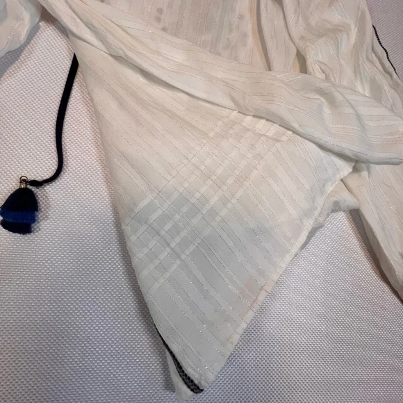 Desigual Cream Blouse with Flutter Sleeves and Graphic Embroidery - Picture 13 of 13